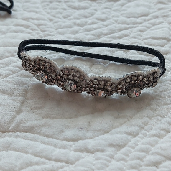 Glitzy rhinestone hair ties - Picture 3 of 5